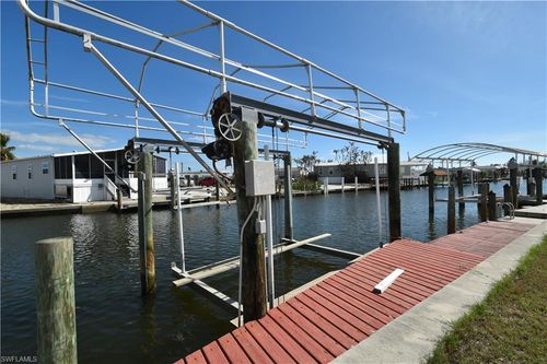 16 Nancy Ln, Fort Myers Beach, FL, 33931-2937 | Card Image