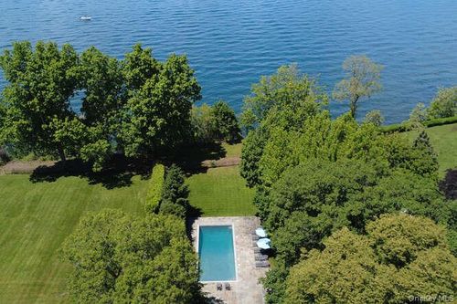 7 Cedar Ln, Glen Cove, NY, 11542-1320 | Card Image