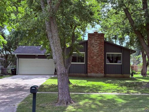 1518 Belle Ave, Topeka, KS, 66604-2215 | Card Image