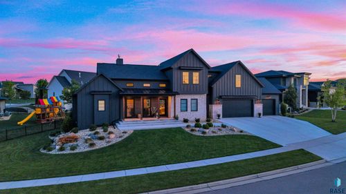 212 N Autumnwood Ct, Sioux Falls, SD, 57110-6280 | Card Image