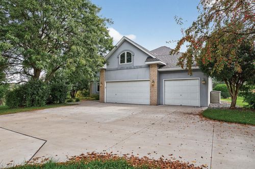 829 Jasmine Ave N, Lake Elmo, MN, 55042-9734 | Card Image
