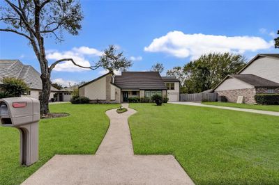 17411 Sorrel Ridge Drive, House other with 3 bedrooms, 2 bathrooms and null parking in Spring TX | Image 1