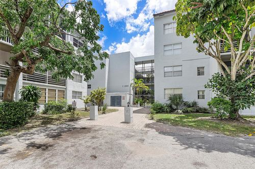 apt-202j-2800 Somerset Dr, Lauderdale Lakes, FL, 33311-9304 | Card Image