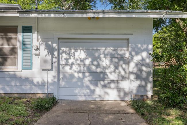628 S Madison St, House other with 2 bedrooms, 2 bathrooms and 1 parking in La Grange TX | Image 26