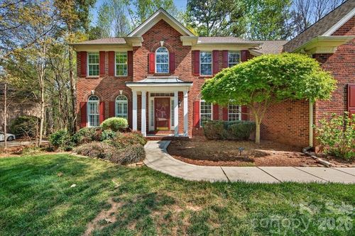 12532 Overlook Mountain Dr, Charlotte, NC, 28216-6736 | Card Image