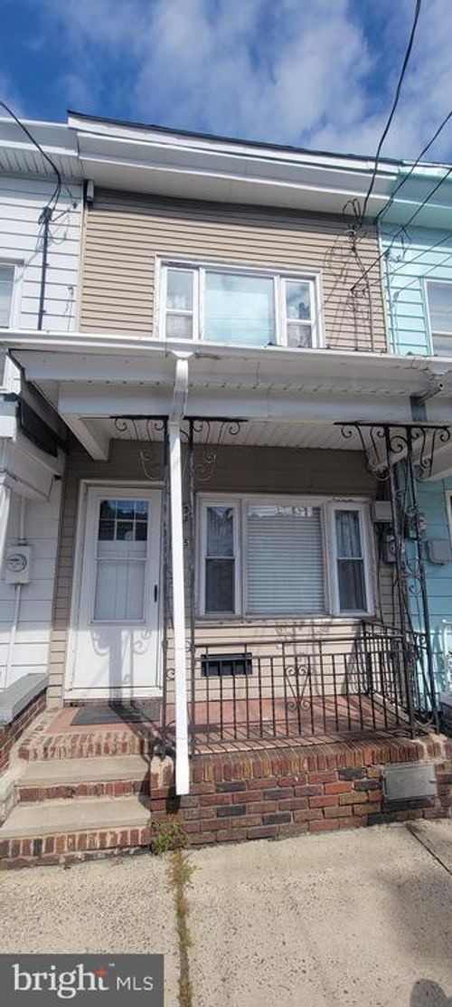 325 E Market St, MAHANOY CITY, PA, 17948-2732 | Card Image