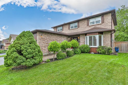 458 Bristol Rd, Newmarket, ON, L3Y6T3 | Card Image