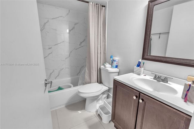 APT-104 - 18810 Nw 57 Th Ave, Condo with 2 bedrooms, 2 bathrooms and null parking in Hialeah FL | Image 19