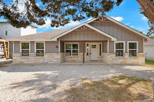 1302 Echo Meadow Ln, Spring Branch, TX, 78070-5372 | Card Image