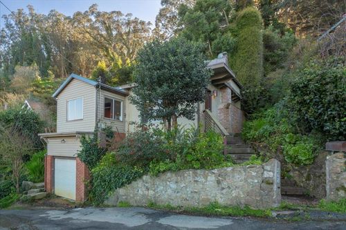 268 Olympian Way, Pacifica, CA, 94044-3955 | Card Image