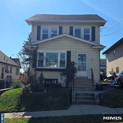 21 Rollins Ave, Clifton, NJ, 07011-3515 | Card Image