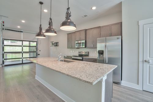 175 Stonecrest Dr, Nashville, TN, 37209-5237 | Card Image
