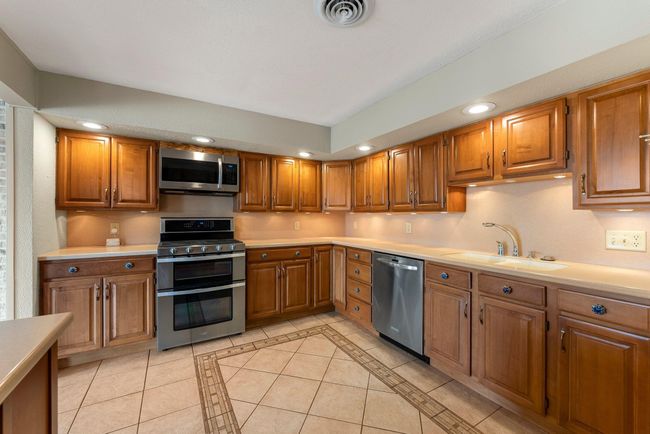 860 E Northshore Dr, House other with 4 bedrooms, 2 bathrooms and null parking in Syracuse IN | Image 14