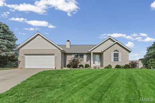 5207 Loyola Ct, Fairview Heights, IL, 62208-3921 | Card Image