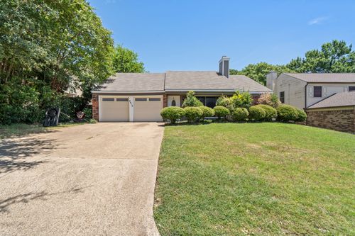 4613 Pendleton Ct, Grand Prairie, TX, 75052-4015 | Card Image