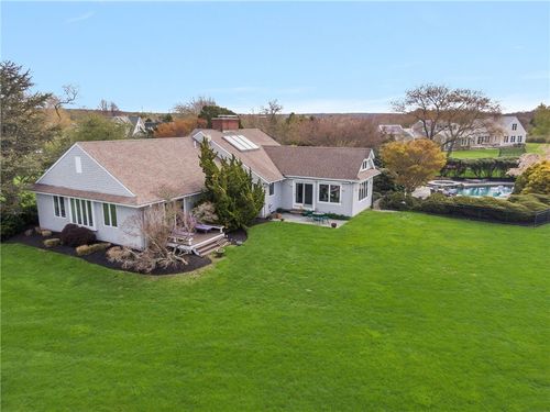 40 Little Harbor Rd, Tiverton, RI, 02878-4832 | Card Image