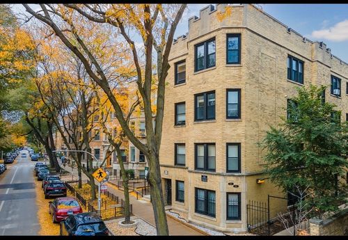 2s-648.5 Roscoe St, Chicago, IL, 60657 | Card Image