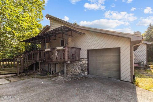 5160 Black Rd, Monclova, OH, 43542-9595 | Card Image