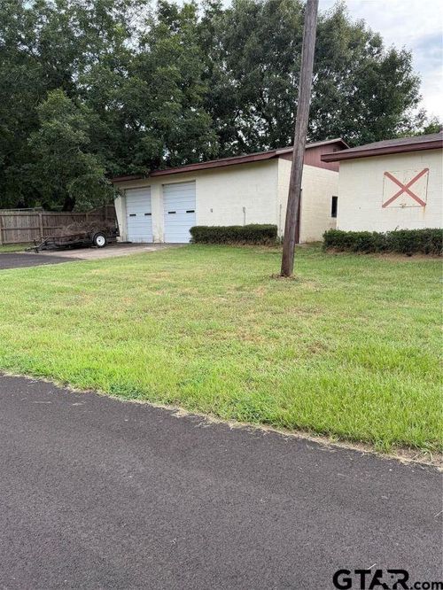 16210 County Road 165, Tyler, TX, 75703-7306 | Card Image