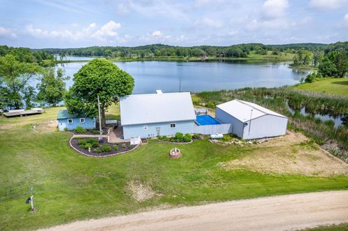 42051 Spitzer Lake Trl, Clitherall, MN, 56524-9557 | Card Image