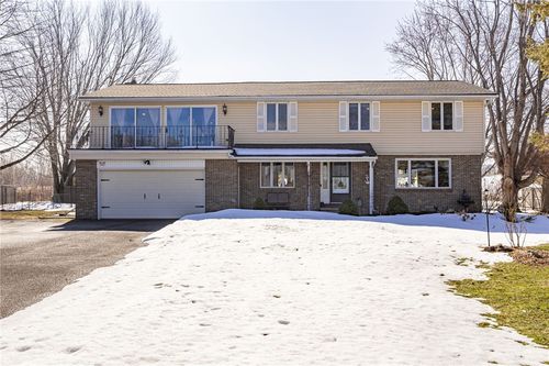 596 Ontario Dr, Ontario, NY, 14519-9342 | Card Image