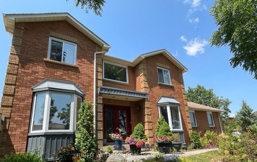 1689 Major Oaks Rd, Pickering, ON, L1X1X1 | Card Image