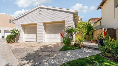 26803 Brookhollow Dr, Valencia, CA, 91355-4952 | Card Image