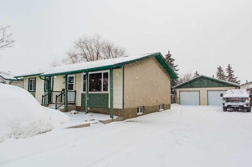 9233 99 Ave, Grande Prairie, AB, T8V3X4 | Card Image