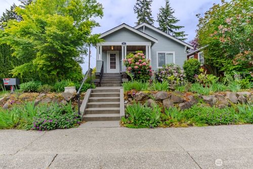 9017 5th Ave Ne, Seattle, WA, 98115-2954 | Card Image