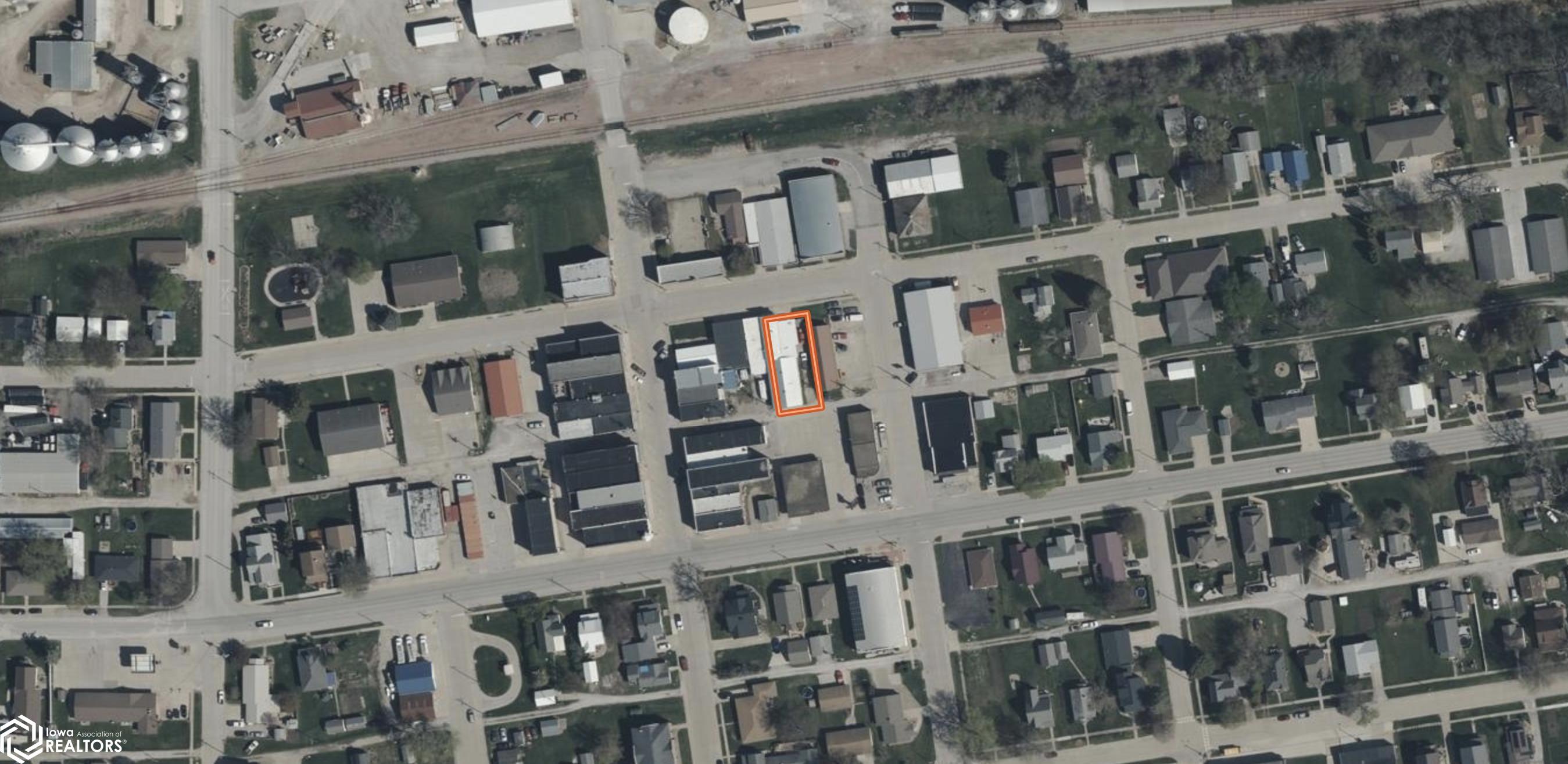 603 2Nd St, Victor, IA 52347