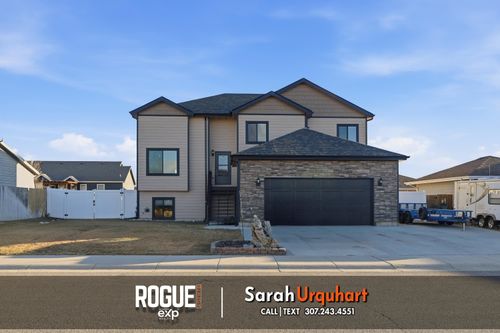 2033 Zuni Trl, Bar Nunn, WY, 82601-6463 | Card Image