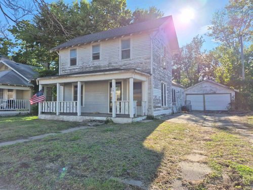 609 S B St, Arkansas City, KS, 67005-3411 | Card Image