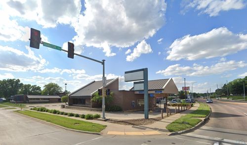 2401 Hamilton Blvd, Sioux City, IA, 51104 | Card Image