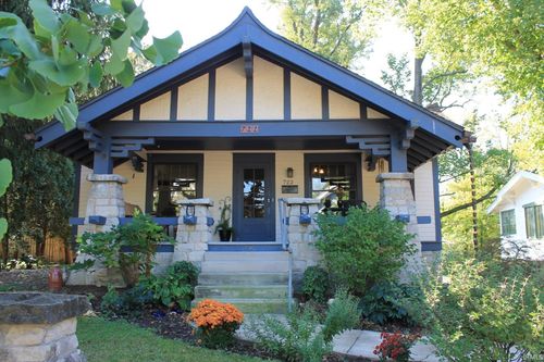 722 E University St, Bloomington, IN, 47401-4930 | Card Image