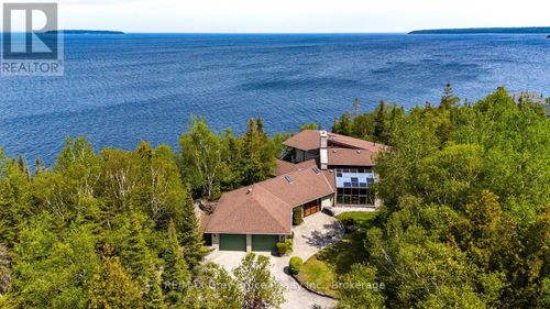 28 Elgin Street, Northern Bruce Peninsula, ON, N0H2R0 | Card Image