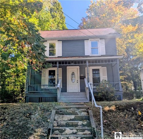 654 Barrows St, Jamestown, NY, 14701-3946 | Card Image