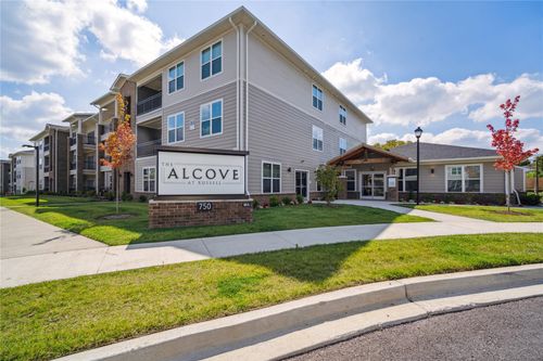 1975 Russell Cave Rd, LEXINGTON, KY, 40511-9529 | Card Image