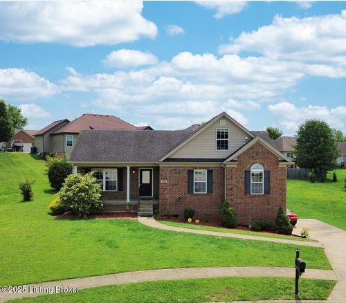 453 Daylilly Ct, Shelbyville, KY, 40065-8149 | Card Image