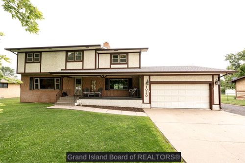 1020 E Phoenix Ave, Grand Island, NE, 68801-8156 | Card Image