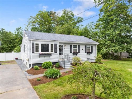 6 Karen Ave, Medway, MA, 02053-1711 | Card Image
