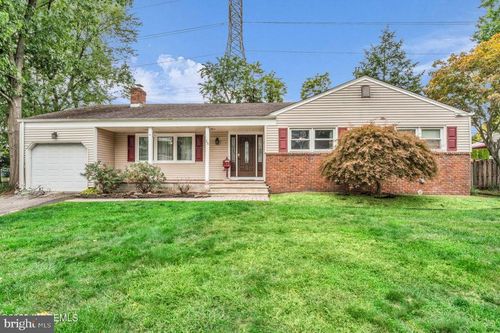 25 Eileen Way, Edison, NJ, 08837-2315 | Card Image