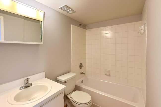 APT-201 - 1089 N Benoist Farms Rd, Condo with 1 bedrooms, 1 bathrooms and null parking in West Palm Beach FL | Image 4