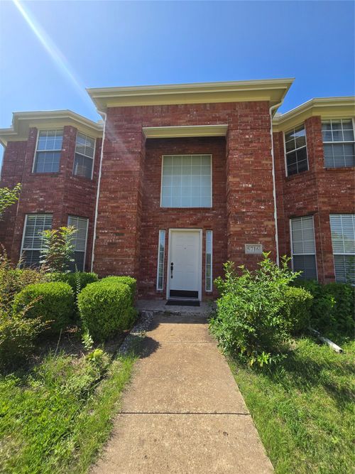 5716 Edinburg Dr, Richardson, TX, 75082-2886 | Card Image