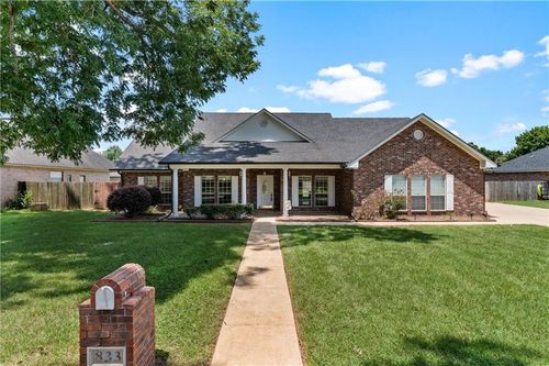 833 Whitfield Dr, Natchitoches, LA, 71457-6134 | Card Image