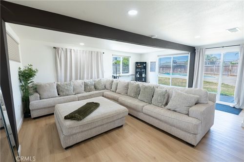 10955 Abby Ln, Hanford, CA, 93230-6452 | Card Image
