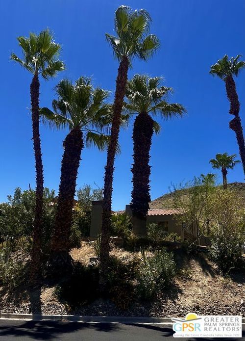 33 Mirage Cove Dr, Rancho Mirage, CA, 92270-2963 | Card Image