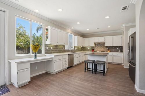 27655 Gladstone Dr, Moreno Valley, CA, 92555-5828 | Card Image