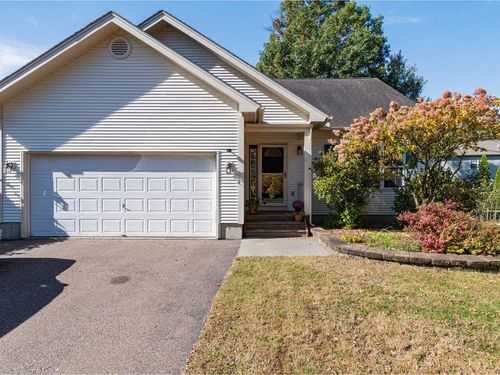11 Tyler Dr, Essex Junction, VT, 05452-4698 | Card Image