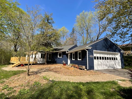 2737 Meadowvale Drive Se, East Grand Rapids, MI, 49506 | Card Image