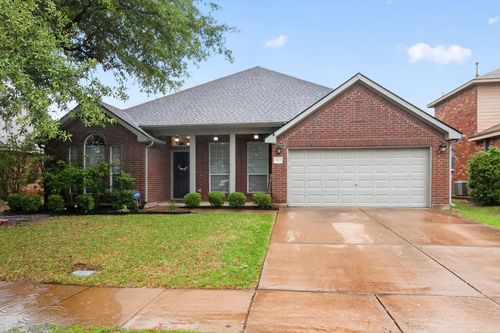 9122 Water Oak Dr, Arlington, TX, 76002-3095 | Card Image